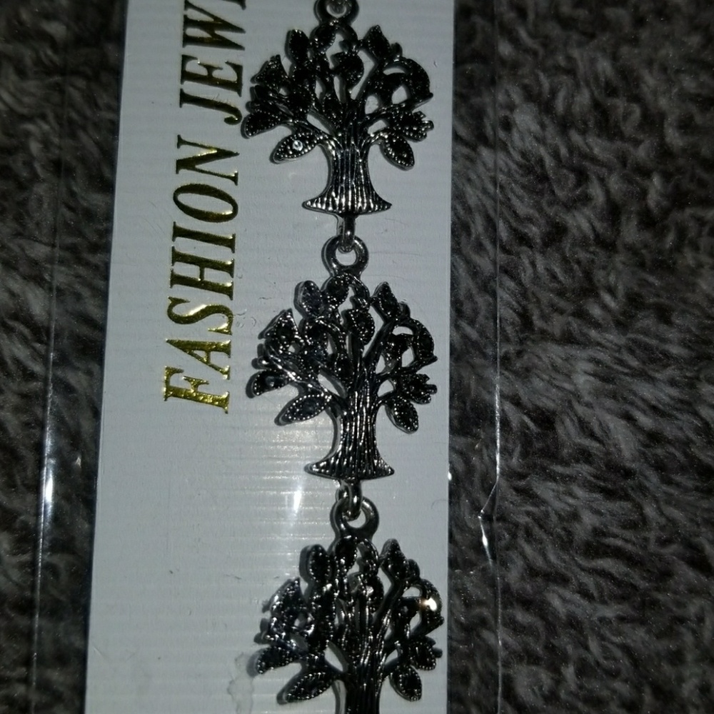 Tree of Life Branched Magnetic Bracelet - Picture 3 of 4